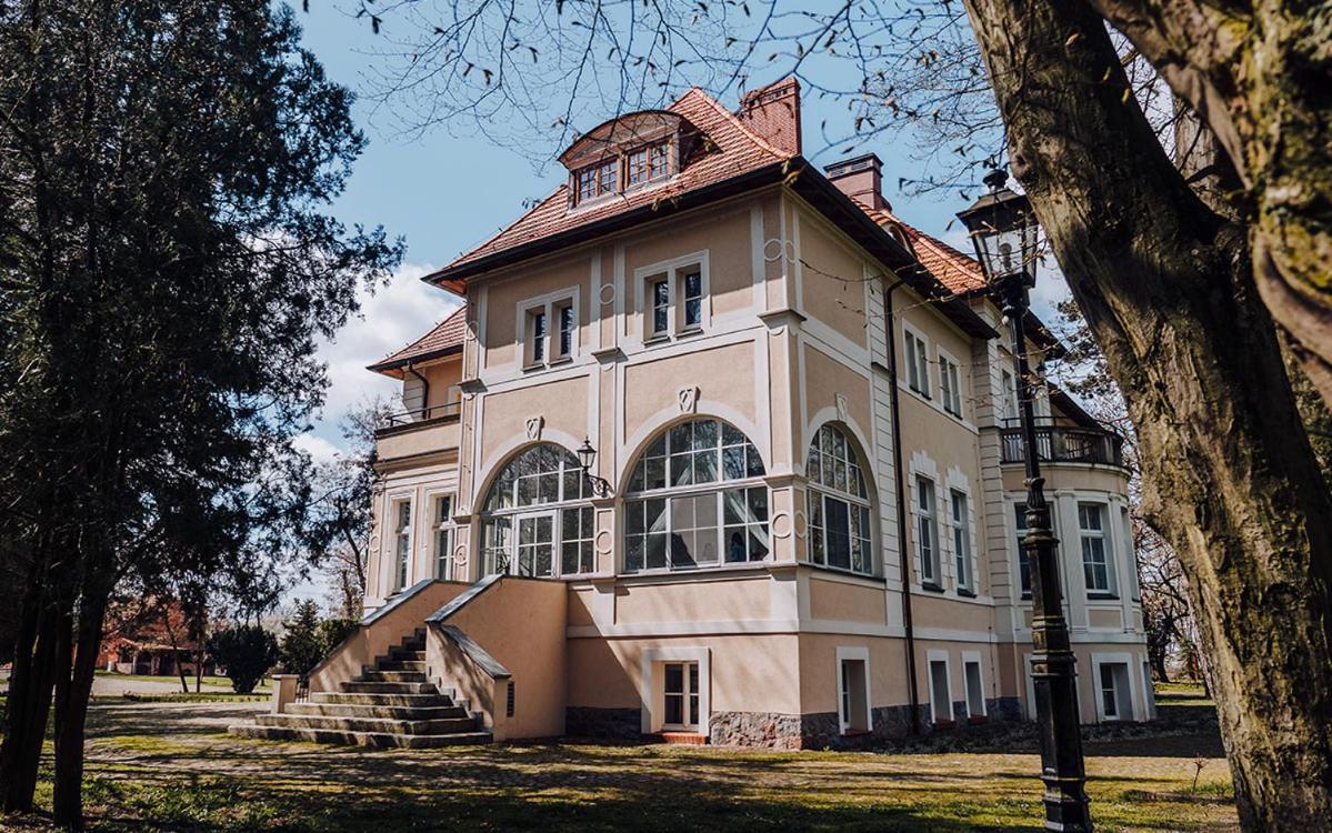 Palac W Debinie Krzeszkowice Eksteriør bilde